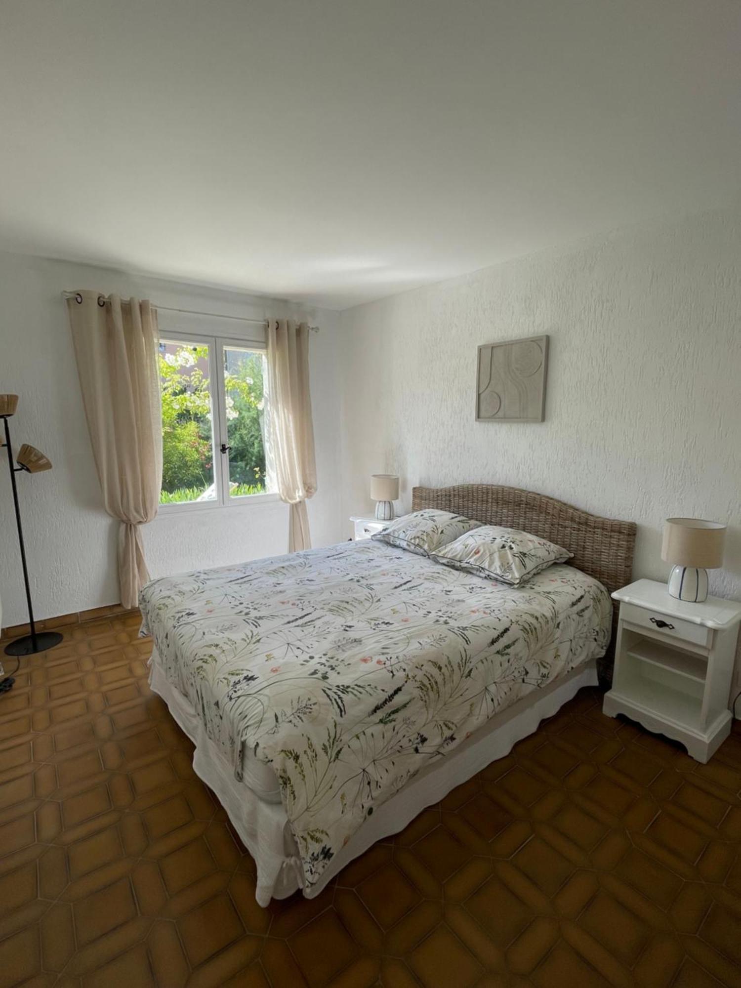 Bas De Villa Avec Acces Piscine Pres De Nice Cannes Monaco Carros Extérieur photo